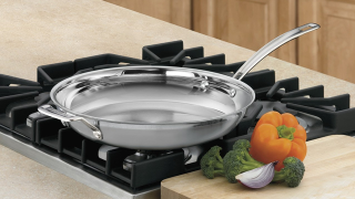 Illustration for article titled Deals: $70 Mouse with $50 in Steam Credit, Tri-Clad Skillet, $830 iMac